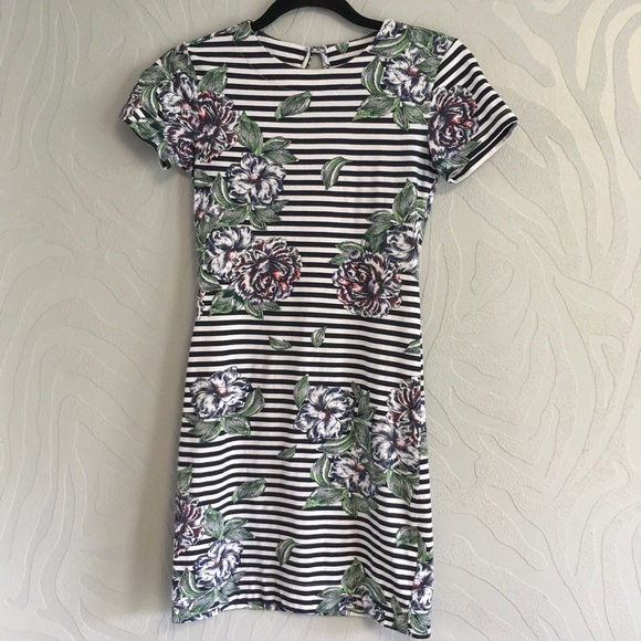 French Connection Dresses & Skirts - French Connection Floral Striped sheath dress XS